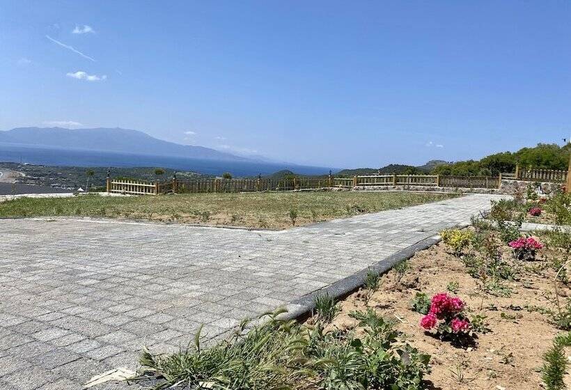 Assos Karadut Taş Otel