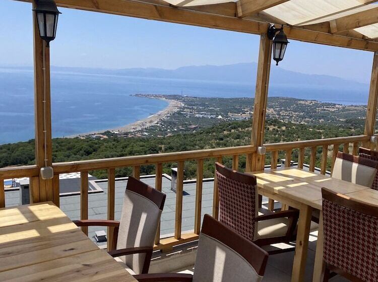 Assos Karadut Taş Otel