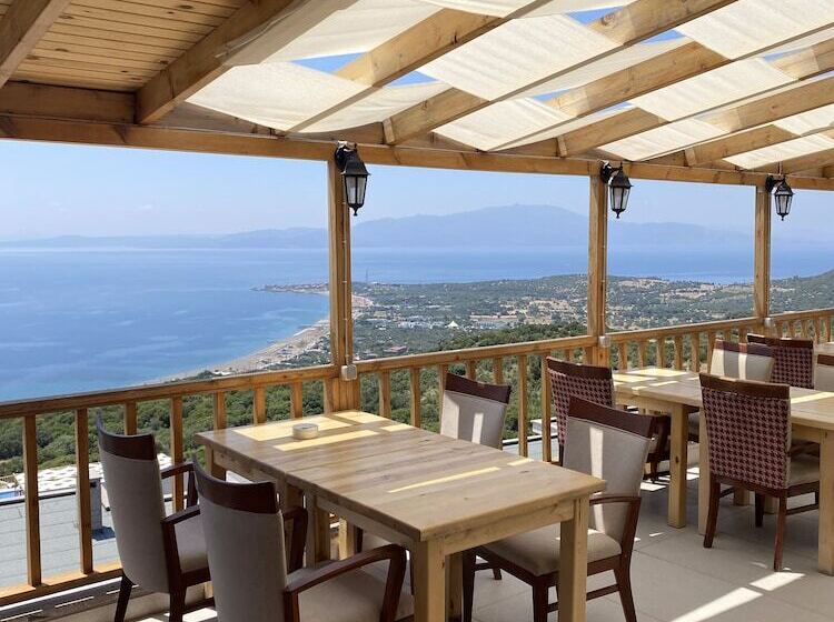 Assos Karadut Taş Otel