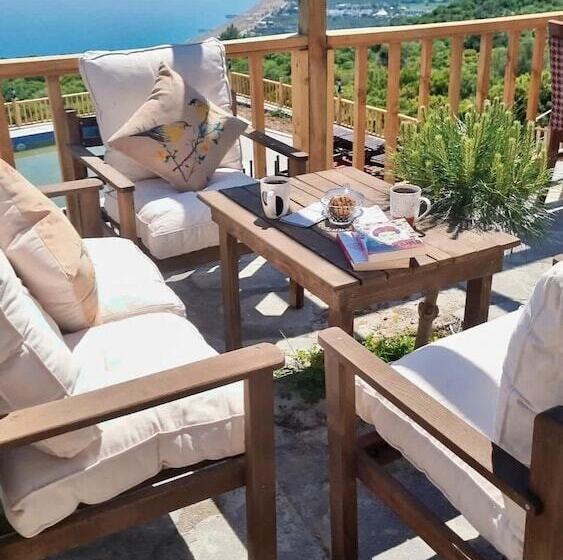 Assos Karadut Taş Otel