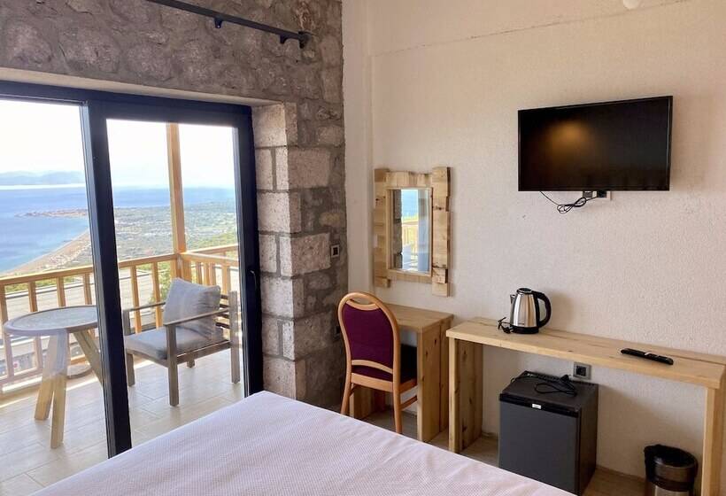 Assos Karadut Taş Otel