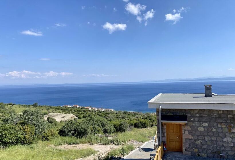 Assos Karadut Taş Otel