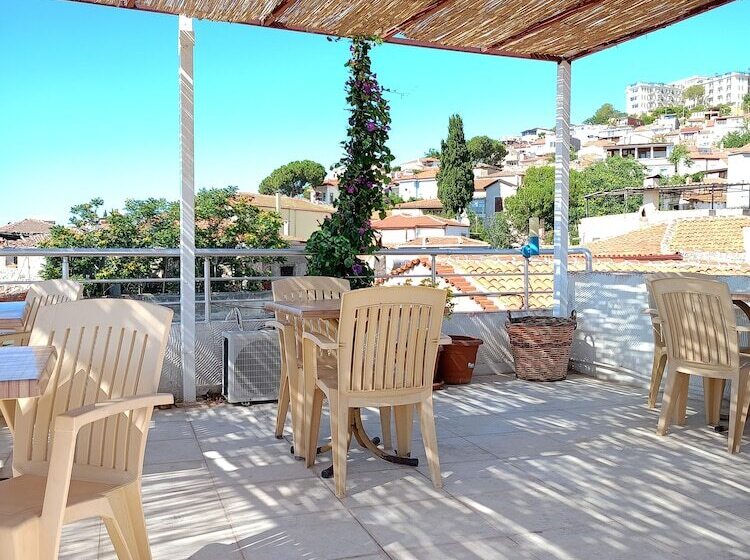 Ayvalık Leya Pansiyon