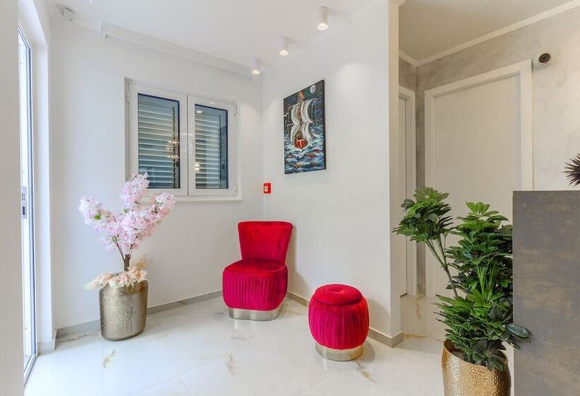 Bed and Breakfast Irini Luxury Rooms