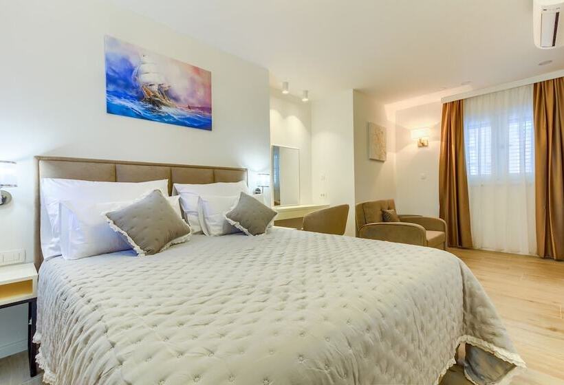 Bed and Breakfast Irini Luxury Rooms