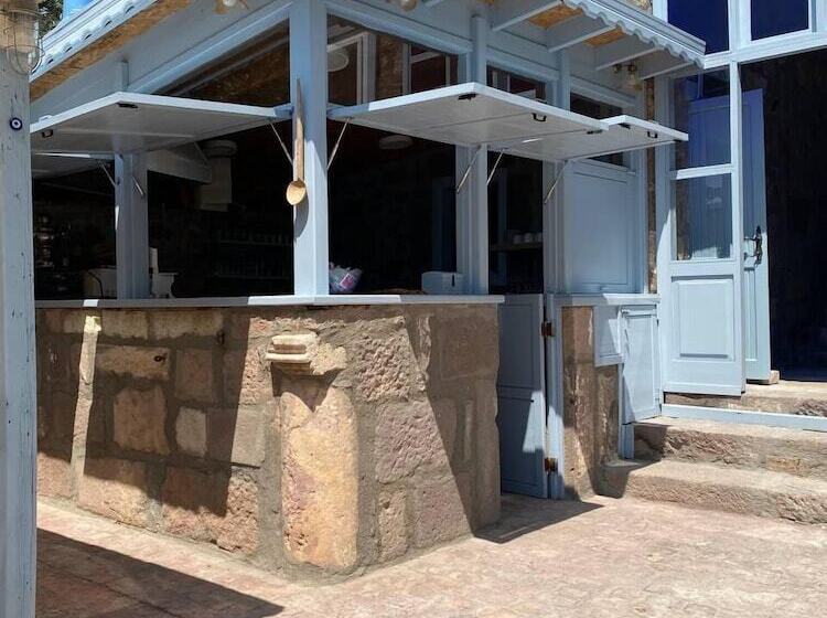 مبيت وإفطار Litri Otel