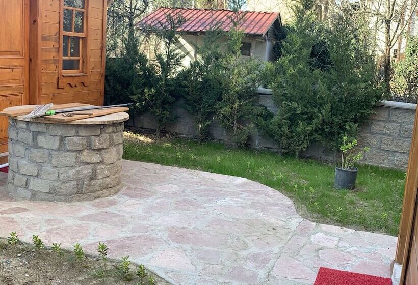 مبيت وإفطار Utku Konağı