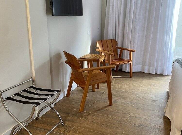 여관 Pousada Menino De Ouro