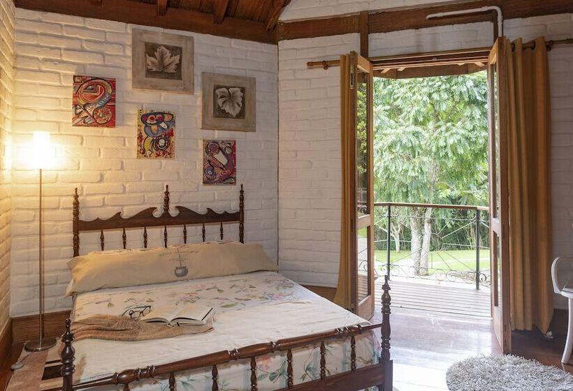 مسافرخانه Terra Crua