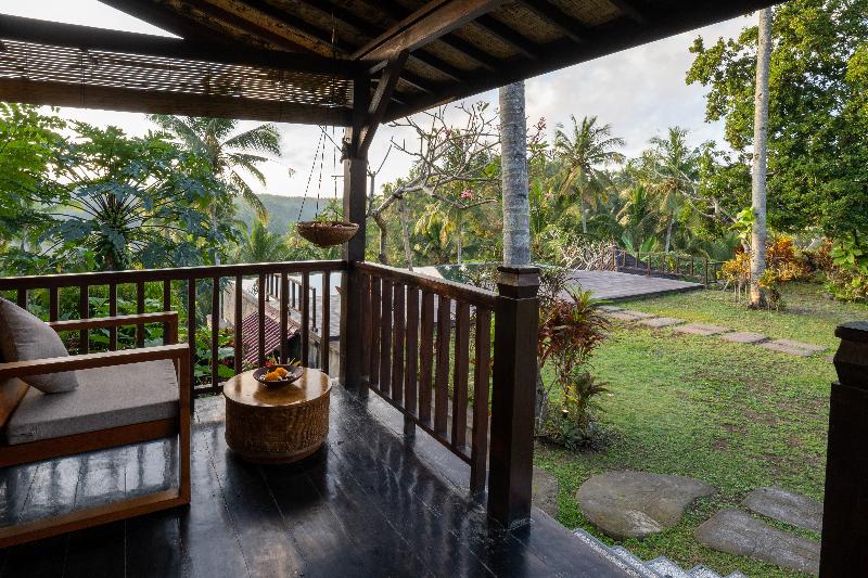 בית מלון כפרי Amanuba Ersadeva Resort Jembrana Bali