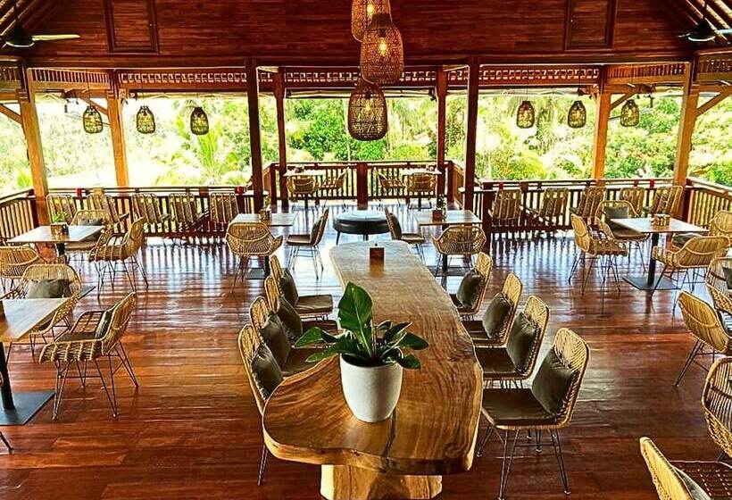 בית מלון כפרי Antagana Retreat