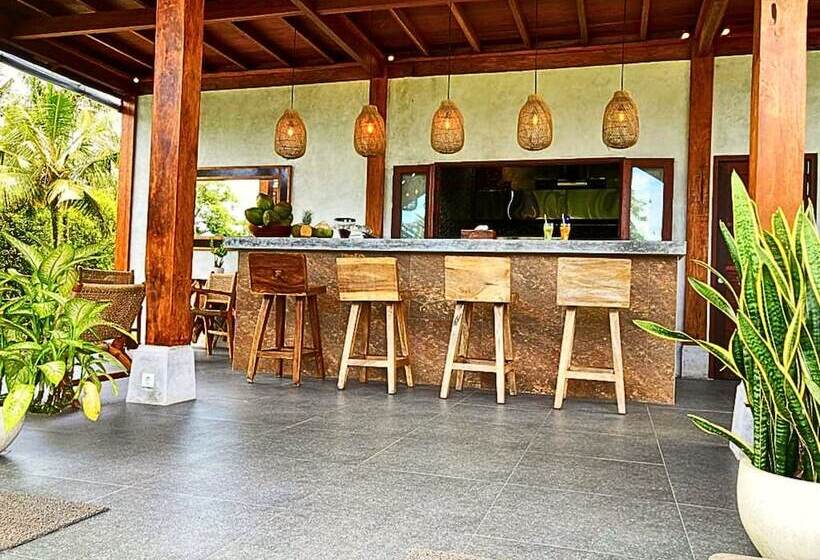 בית מלון כפרי Antagana Retreat