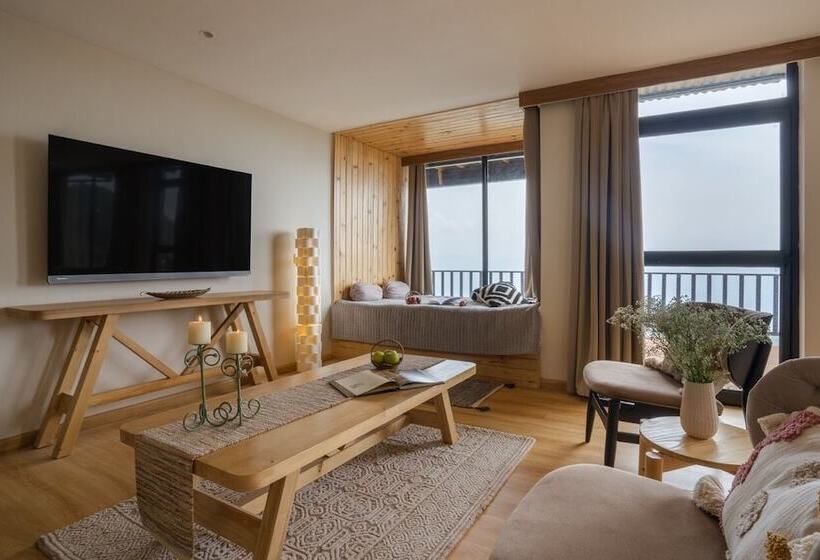 ホテル Avalon Cottages Kanatal