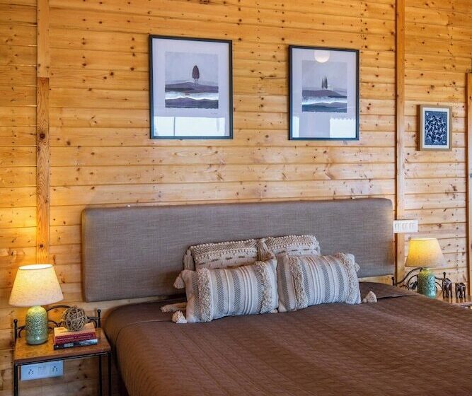 ホテル Avalon Cottages Kanatal