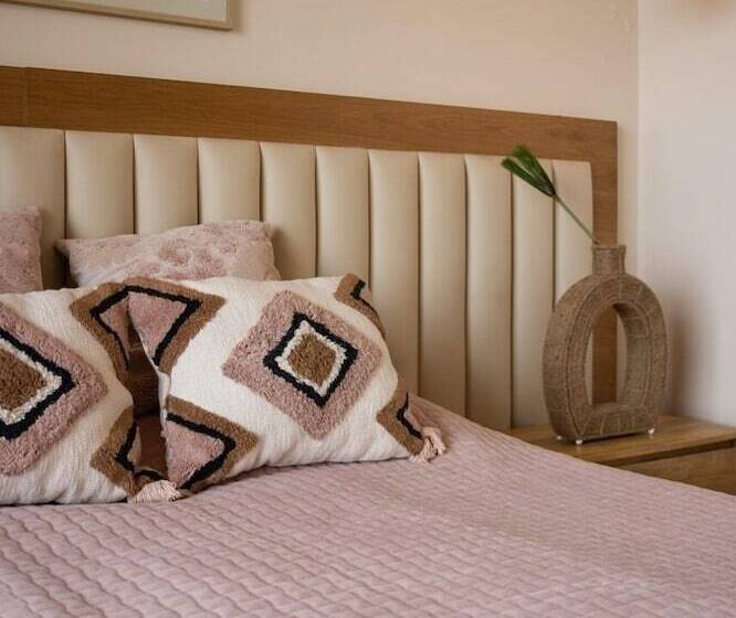 ホテル Avalon Cottages Kanatal