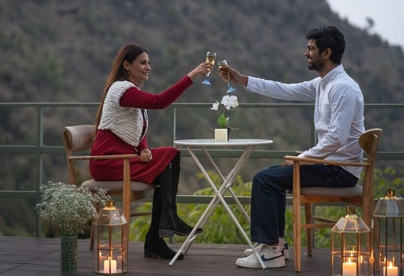 ホテル Avalon Cottages Kanatal