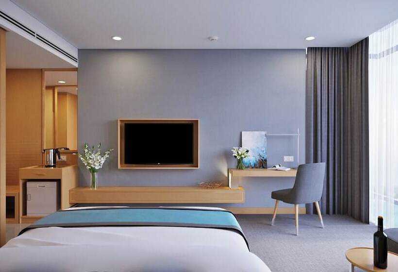 هتل Awaken Danang