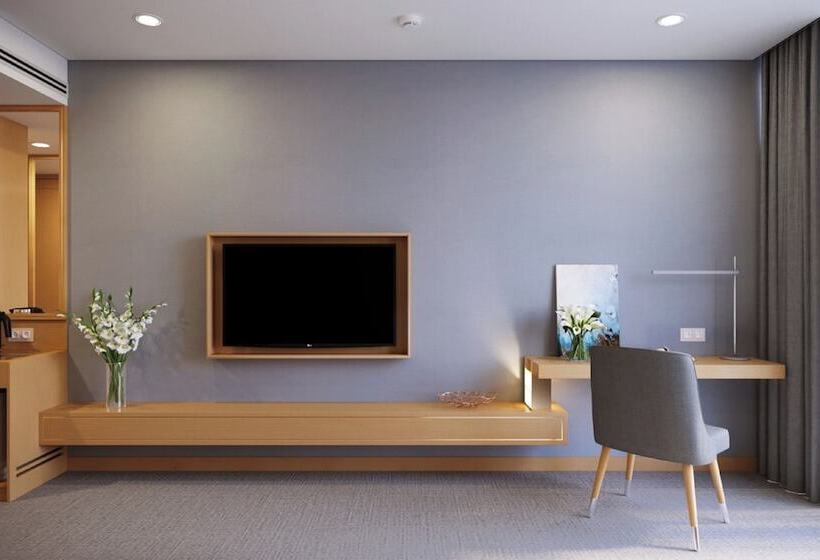 هتل Awaken Danang