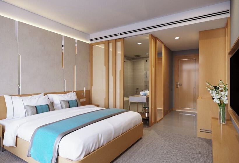 هتل Awaken Danang