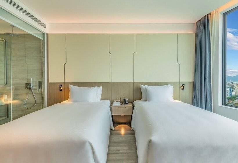 هتل Awaken Danang