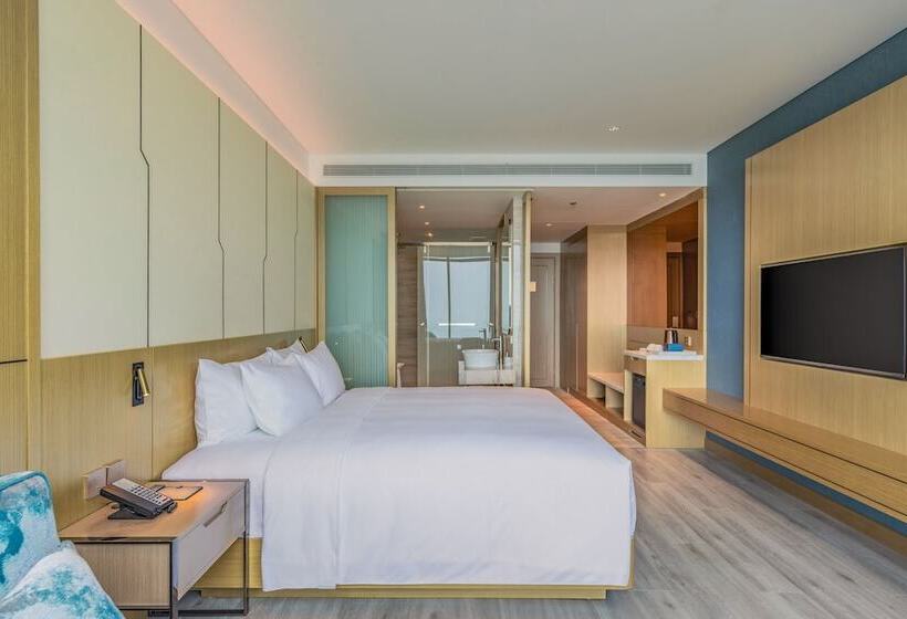 هتل Awaken Danang