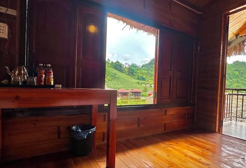 هتل Bac Ha Lodge Retreat