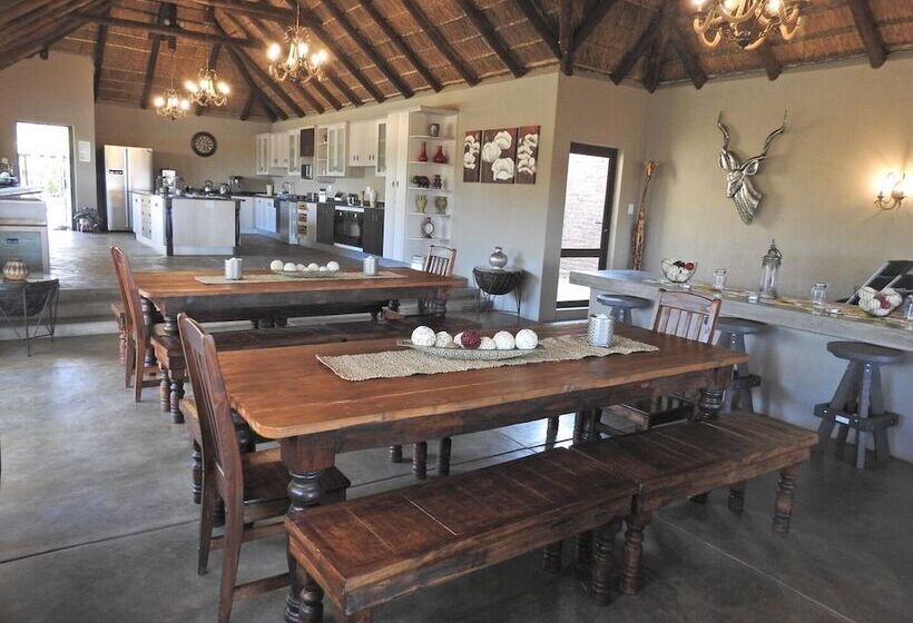 בית מלון כפרי Balule Bushveld Safari Lodge