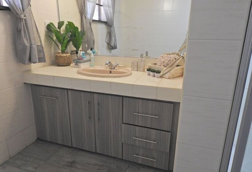 בית מלון כפרי Balule Bushveld Safari Lodge