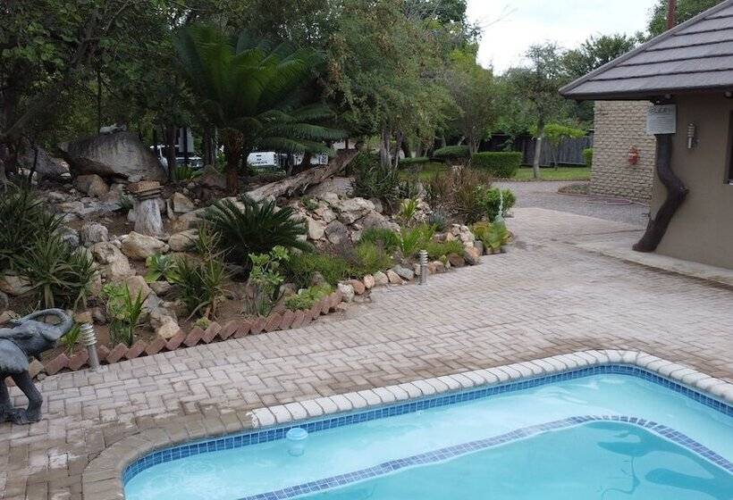 בית מלון כפרי Balule Bushveld Safari Lodge