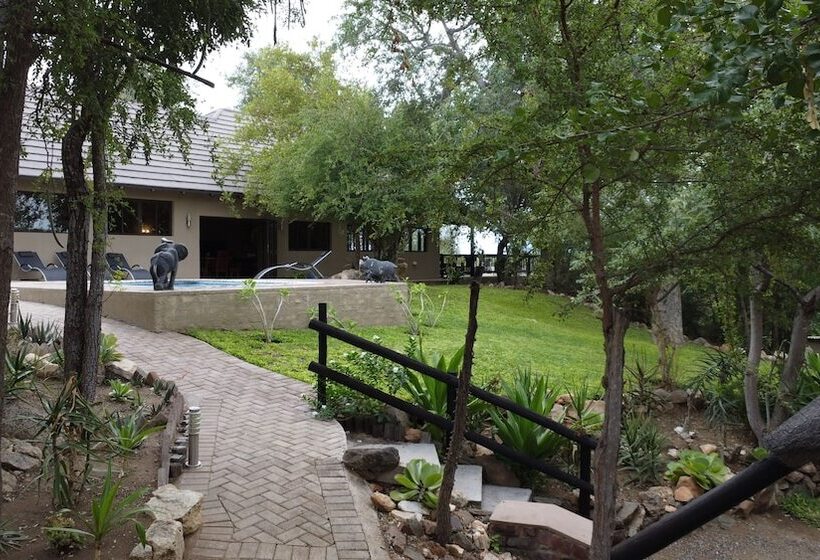בית מלון כפרי Balule Bushveld Safari Lodge