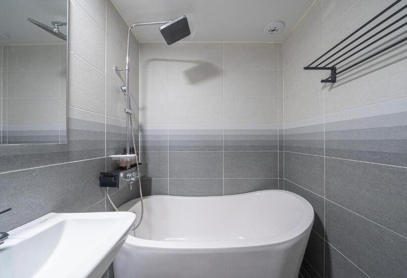 By Ths Valentine Hotel Incheon