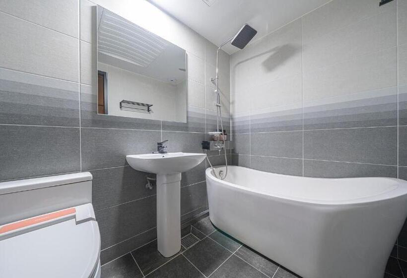 By Ths Valentine Hotel Incheon