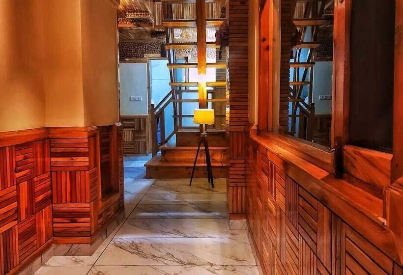 בית מלון כפרי Cafe Saffron & Cottages