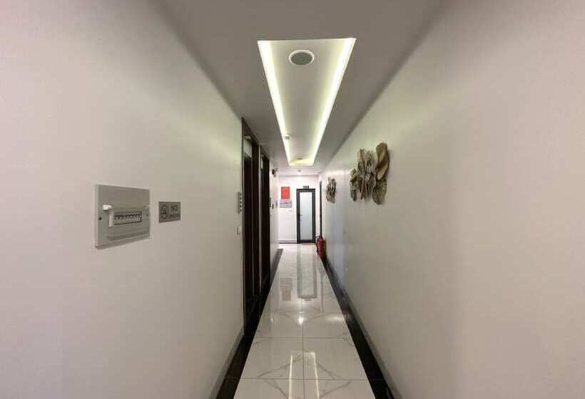 هتل Capital O 1194 Bee