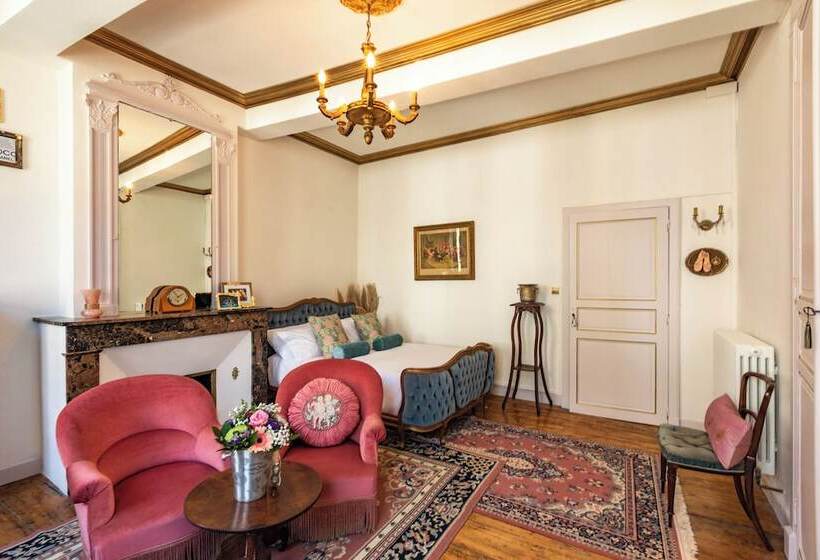 ホテル Champagne House