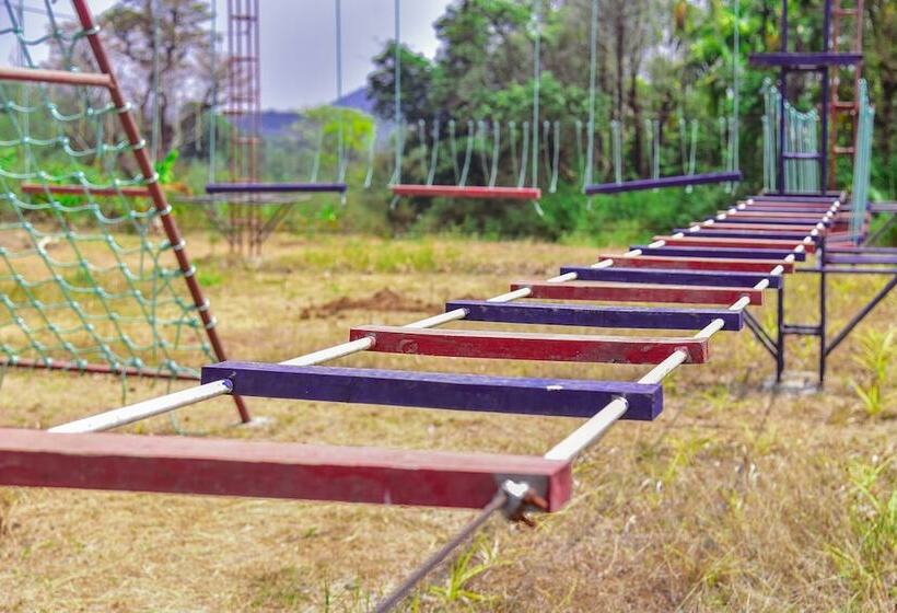 호텔 Clover Holiday Village