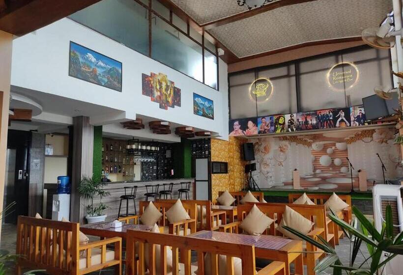 فندق De Universal