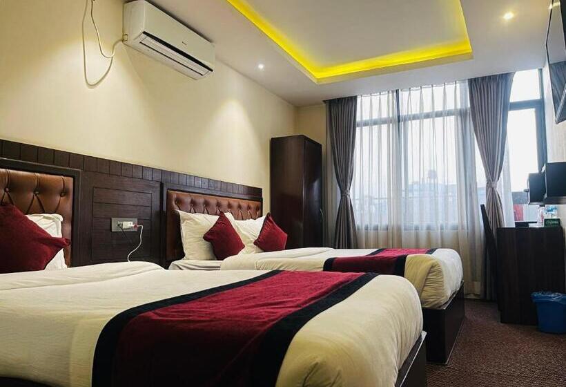 فندق De Universal