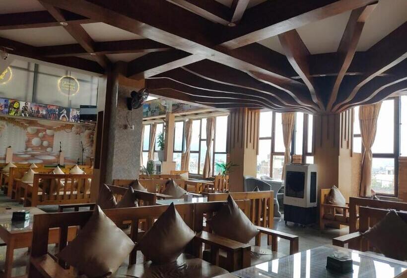 فندق De Universal