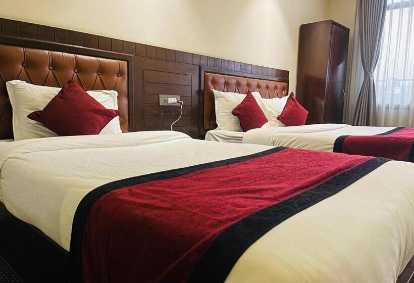 فندق De Universal