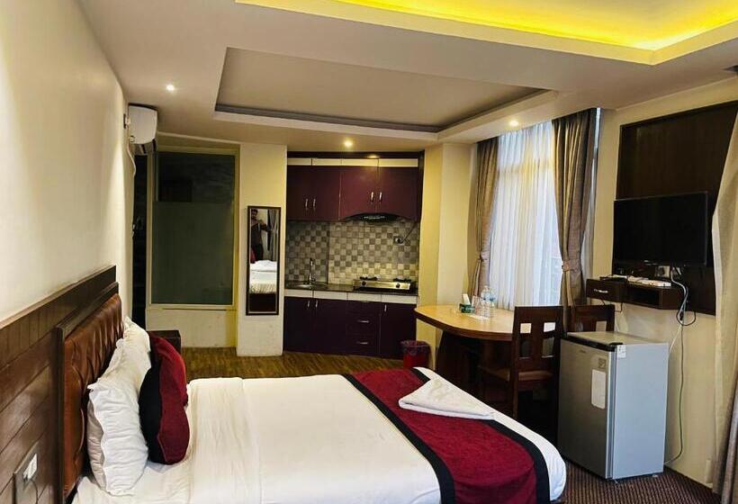 فندق De Universal