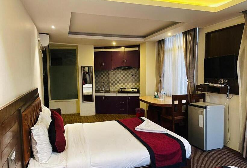 فندق De Universal