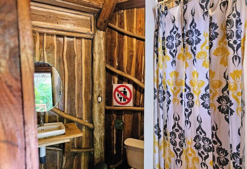 호텔 Don Jon S Surf And Yoga Lodge