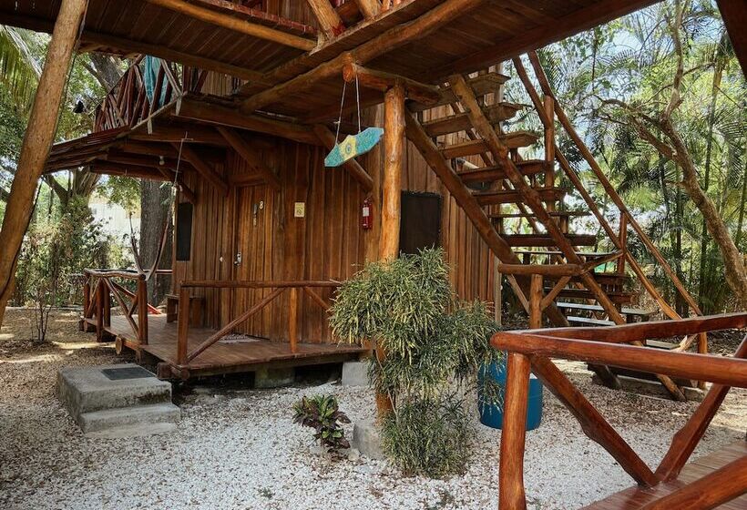 호텔 Don Jon S Surf And Yoga Lodge