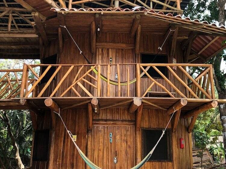 호텔 Don Jon S Surf And Yoga Lodge