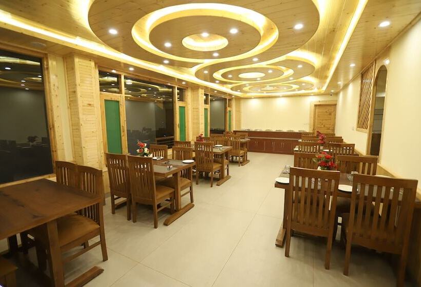 هتل Golden Wood Manali