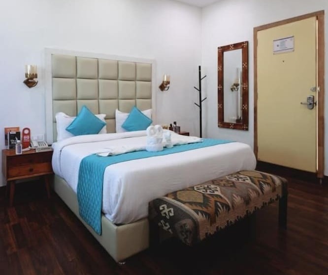 בית מלון כפרי Hinduja Haveli Gulab Sagar