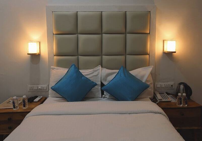 בית מלון כפרי Hinduja Haveli Gulab Sagar