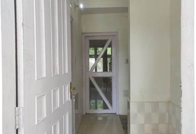 בית מלון כפרי Homecation Manas View Jungle Resort