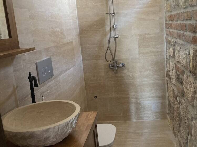 酒店 Ionia Liberty Stone